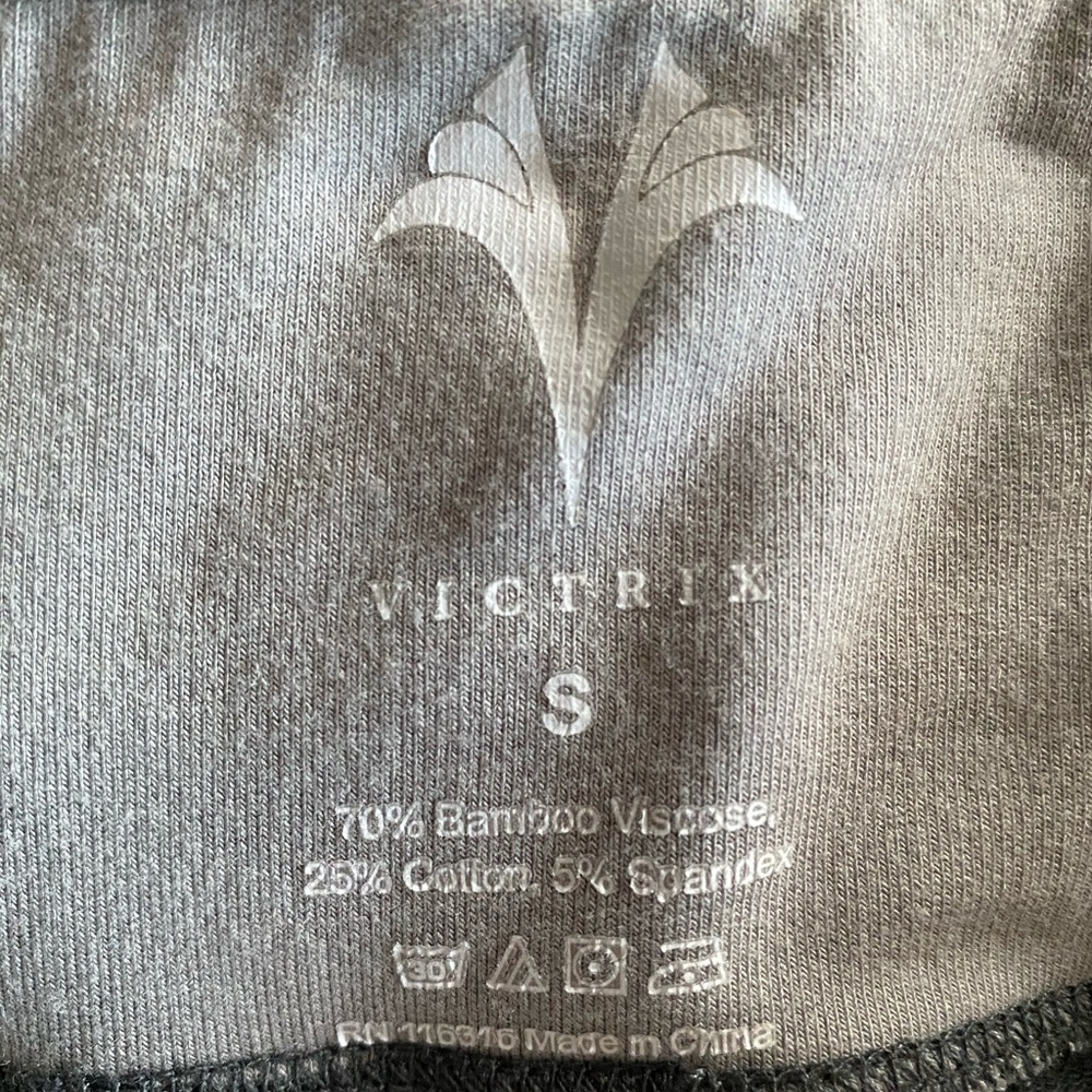Victrix Bamboo Capri Leggings Size Small - Picture 4 of 5